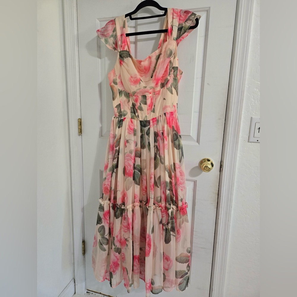 Ivy City Co Pink and Cream Floral Maxi Dress